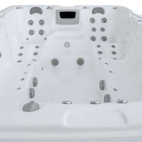 Vue rapprochée de l'intérieur du Spa 10 places D345, doté de multiples jets d'eau, de commandes faciles à utiliser et de sièges spacieux conçus pour une hydrothérapie et une relaxation optimales.