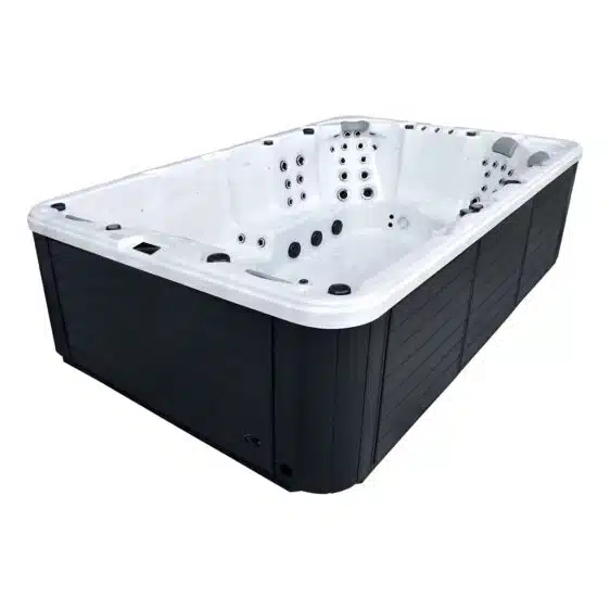 Le Spa 10 places D345 est un grand spa rectangulaire avec un intérieur blanc, des panneaux extérieurs noirs, de multiples jets et des sièges pour 10 personnes, représenté isolé sur fond blanc.